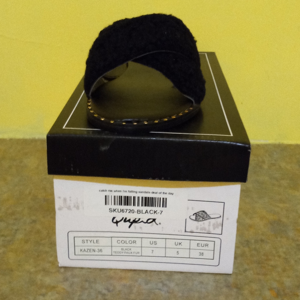 Qupid Black Faux Fur Woman Sandals Size 7